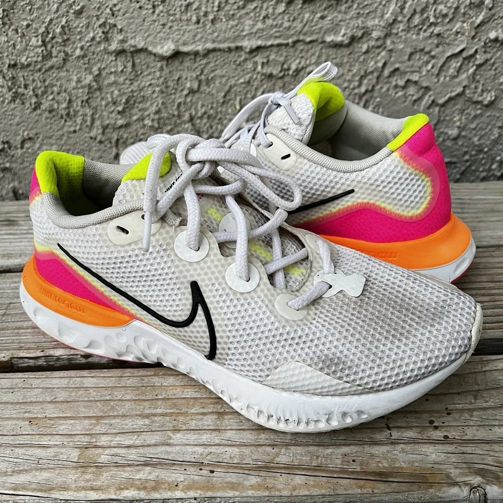 NIKE Shoes Women Size 8 RENEW RUN PINK ORANGE TRIM CK6360-005